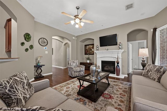 6806 Peatwood Way, Sugar Land, TX 77479
