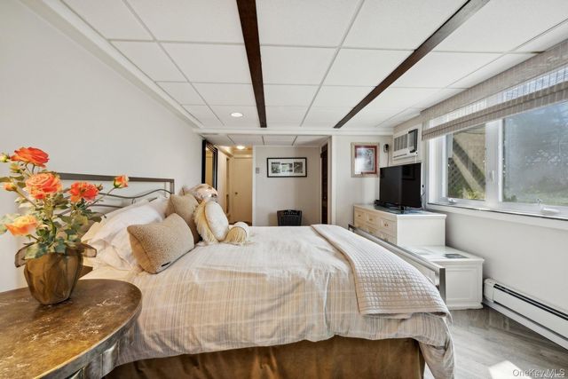 2 W Hillover Road, Hampton Bays, NY 11946