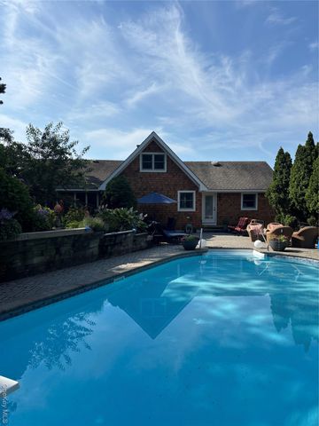 2 W Hillover Road, Hampton Bays, NY 11946