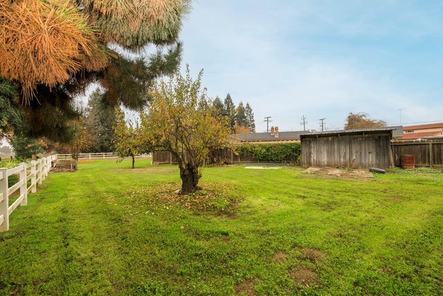 9000 Georgia Ln, Modesto, CA 95357