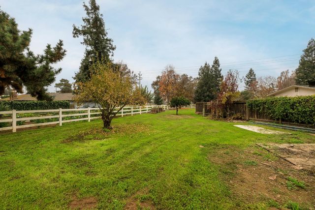 9000 Georgia Ln, Modesto, CA 95357