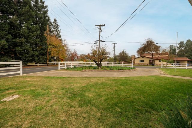 9000 Georgia Ln, Modesto, CA 95357