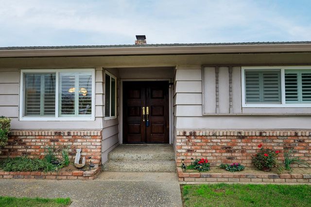 9000 Georgia Ln, Modesto, CA 95357