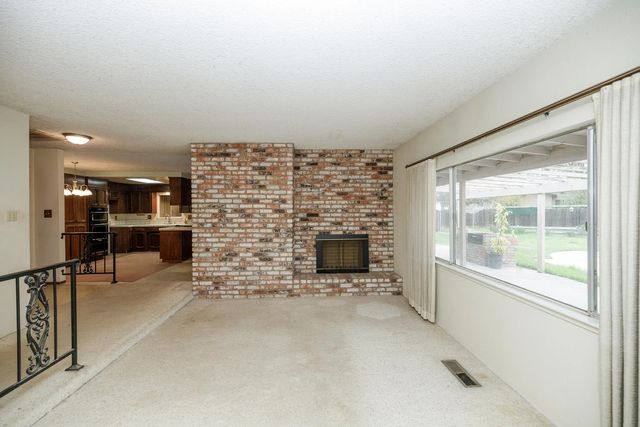 9000 Georgia Ln, Modesto, CA 95357