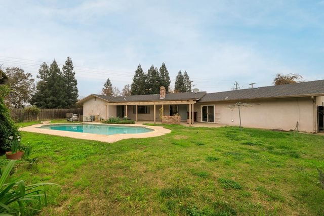 9000 Georgia Ln, Modesto, CA 95357