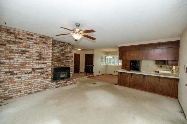 9000 Georgia Ln, Modesto, CA 95357