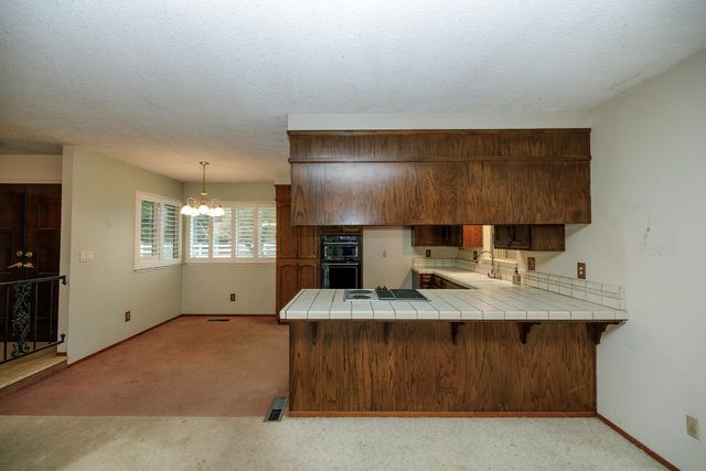 9000 Georgia Ln, Modesto, CA 95357