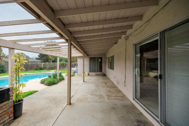 9000 Georgia Ln, Modesto, CA 95357