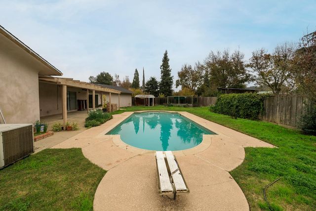 9000 Georgia Ln, Modesto, CA 95357