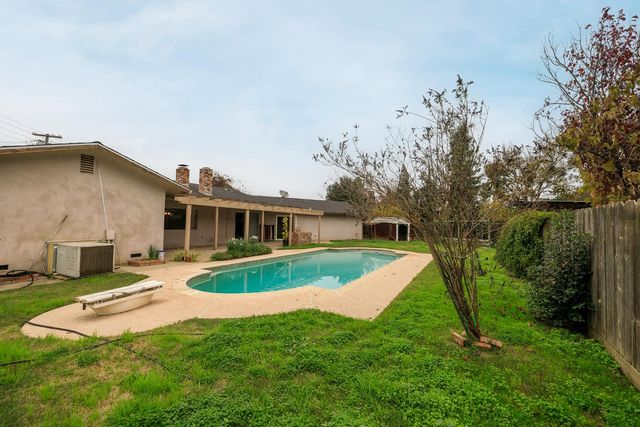 9000 Georgia Ln, Modesto, CA 95357