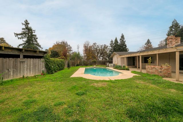 9000 Georgia Ln, Modesto, CA 95357