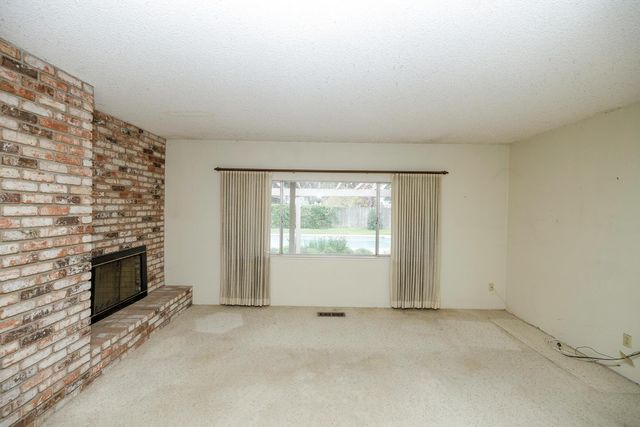 9000 Georgia Ln, Modesto, CA 95357