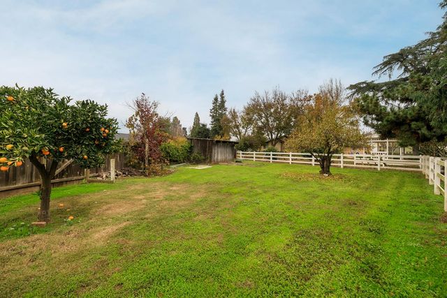 9000 Georgia Ln, Modesto, CA 95357