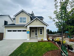 5021 NW Cedarside Loop, Silverdale, WA 98383