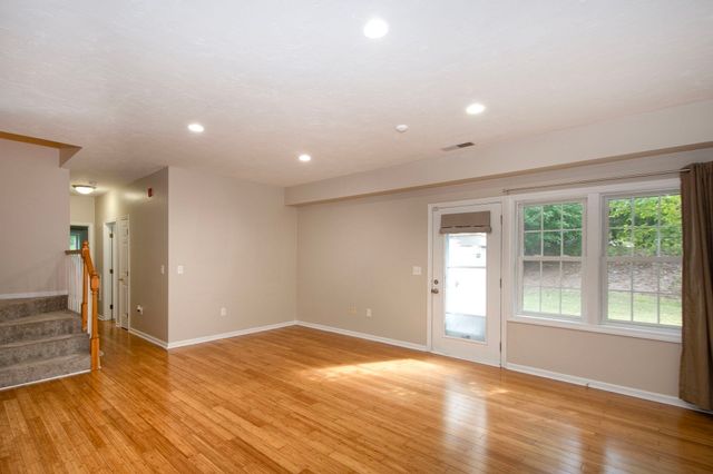 365 Tilden Commons Ln 365, Braintree, MA 02184