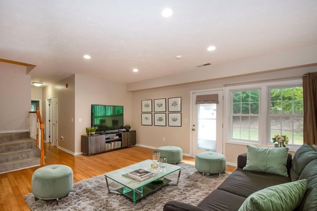 365 Tilden Commons Ln 365, Braintree, MA 02184