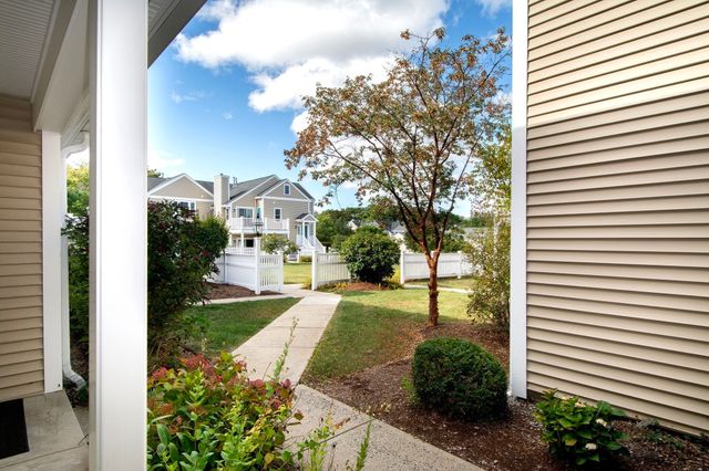 365 Tilden Commons Ln 365, Braintree, MA 02184