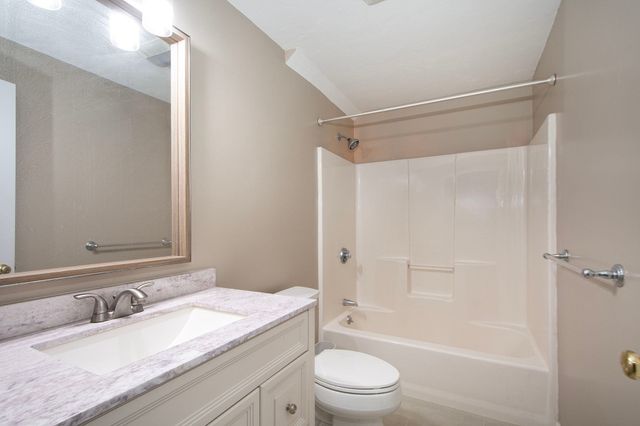 365 Tilden Commons Ln 365, Braintree, MA 02184