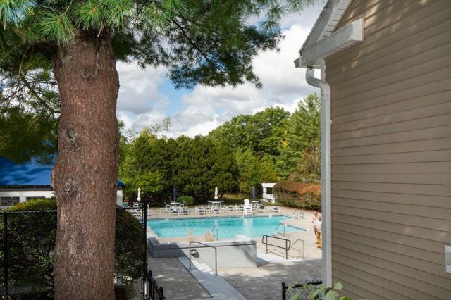 365 Tilden Commons Ln 365, Braintree, MA 02184