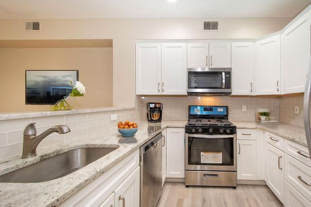 365 Tilden Commons Ln 365, Braintree, MA 02184
