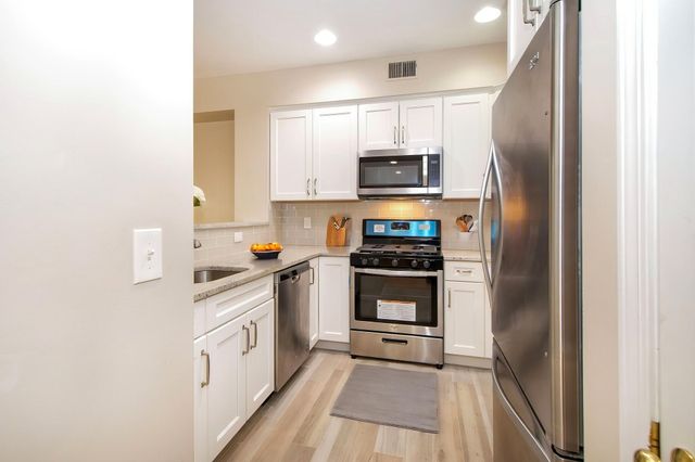 365 Tilden Commons Ln 365, Braintree, MA 02184