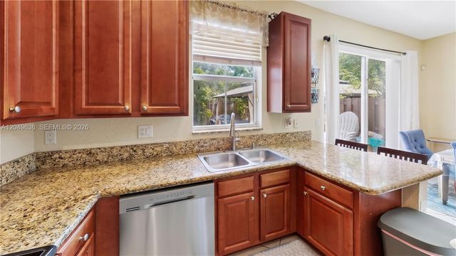 1073 NE 30th Ave, Homestead, FL 33033