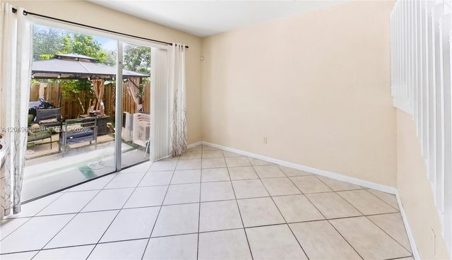 1073 NE 30th Ave, Homestead, FL 33033