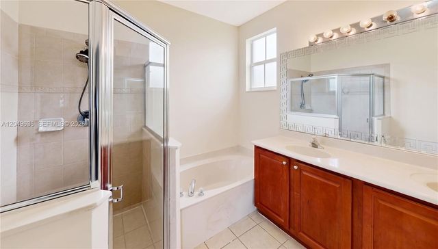 1073 NE 30th Ave, Homestead, FL 33033