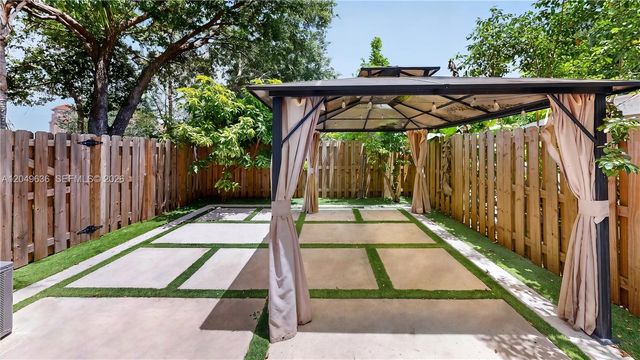 1073 NE 30th Ave, Homestead, FL 33033