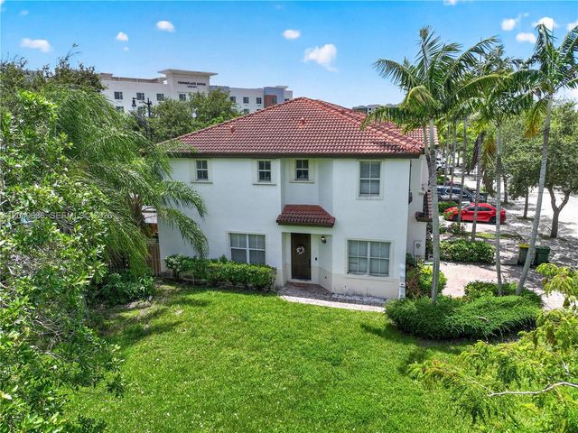 1073 NE 30th Ave, Homestead, FL 33033