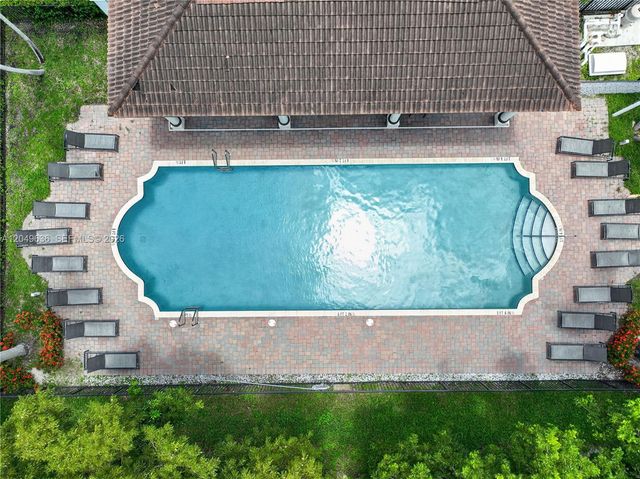 1073 NE 30th Ave, Homestead, FL 33033