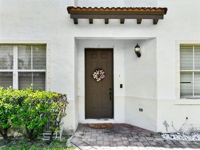 1073 NE 30th Ave, Homestead, FL 33033