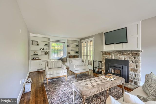 302 DIXIE DR, Towson, MD 21204
