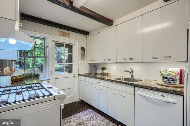 302 DIXIE DR, Towson, MD 21204