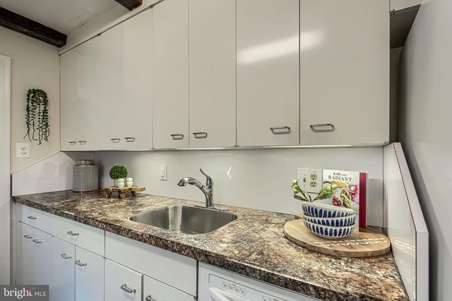 302 DIXIE DR, Towson, MD 21204