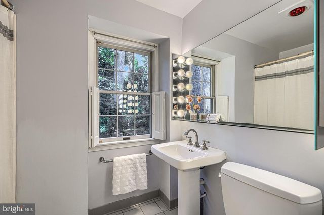 302 DIXIE DR, Towson, MD 21204