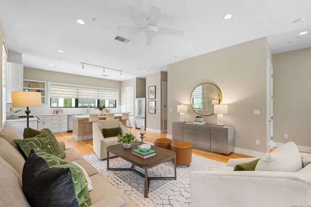 318 W Grayson St Unit 101, San Antonio, TX 78212