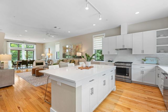 318 W Grayson St Unit 101, San Antonio, TX 78212