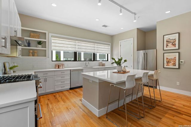 318 W Grayson St Unit 101, San Antonio, TX 78212