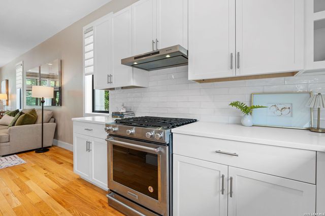 318 W Grayson St Unit 101, San Antonio, TX 78212