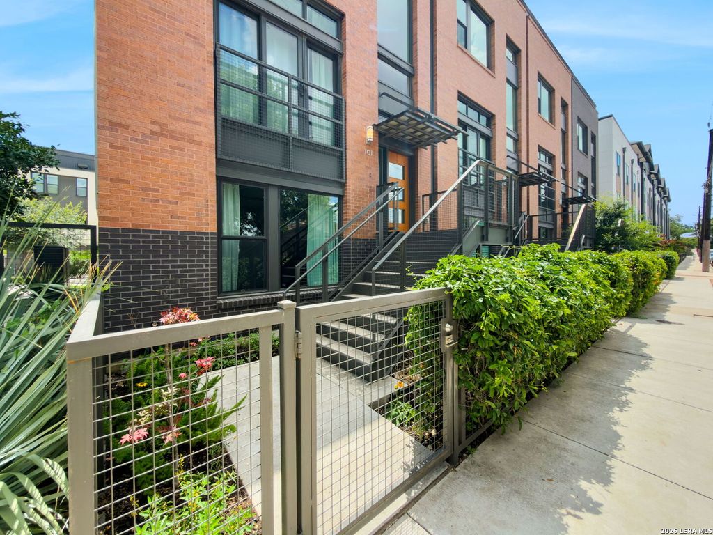 318 W Grayson St Unit 101, San Antonio, TX 78212