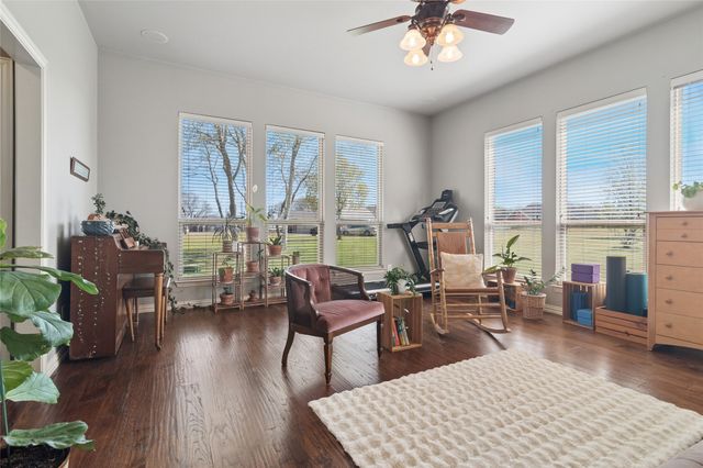 82 Forest Hills Circle, Gunter, TX 75058