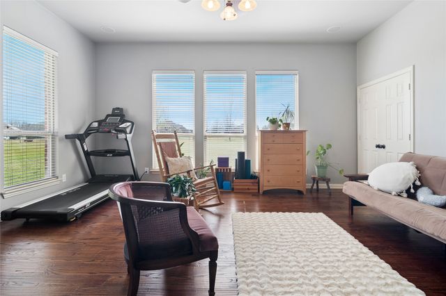 82 Forest Hills Circle, Gunter, TX 75058