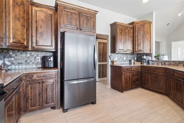 82 Forest Hills Circle, Gunter, TX 75058