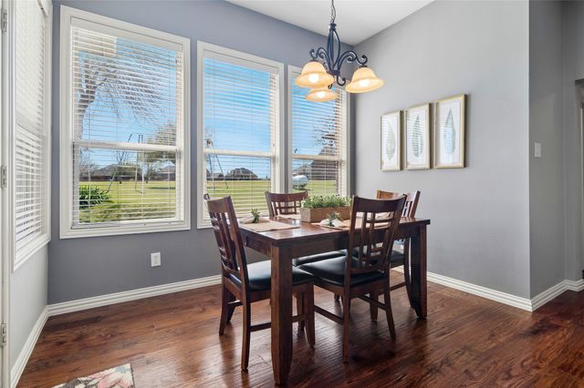 82 Forest Hills Circle, Gunter, TX 75058