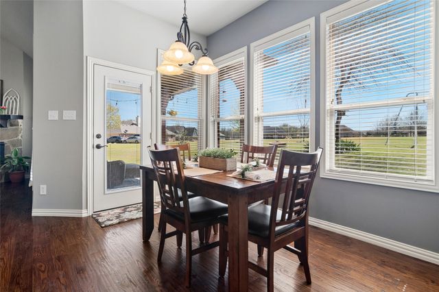 82 Forest Hills Circle, Gunter, TX 75058