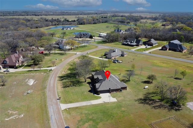 82 Forest Hills Circle, Gunter, TX 75058