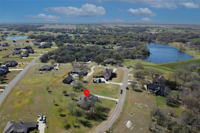 82 Forest Hills Circle, Gunter, TX 75058