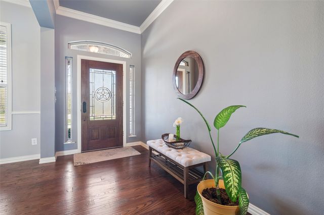 82 Forest Hills Circle, Gunter, TX 75058