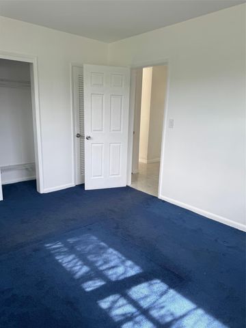 439 NE 33rd St, Boca Raton, FL 33431